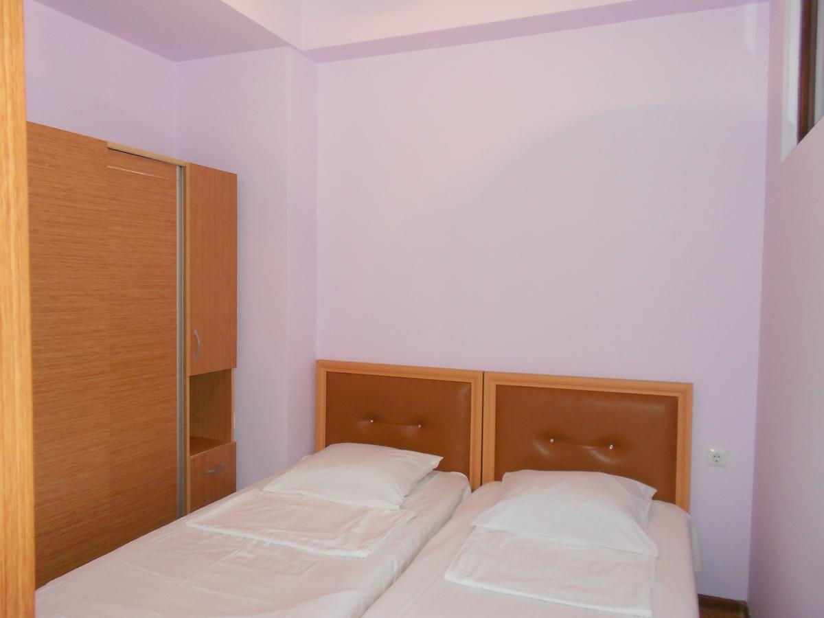 Ucha'S Apartment Батуми Екстериор снимка