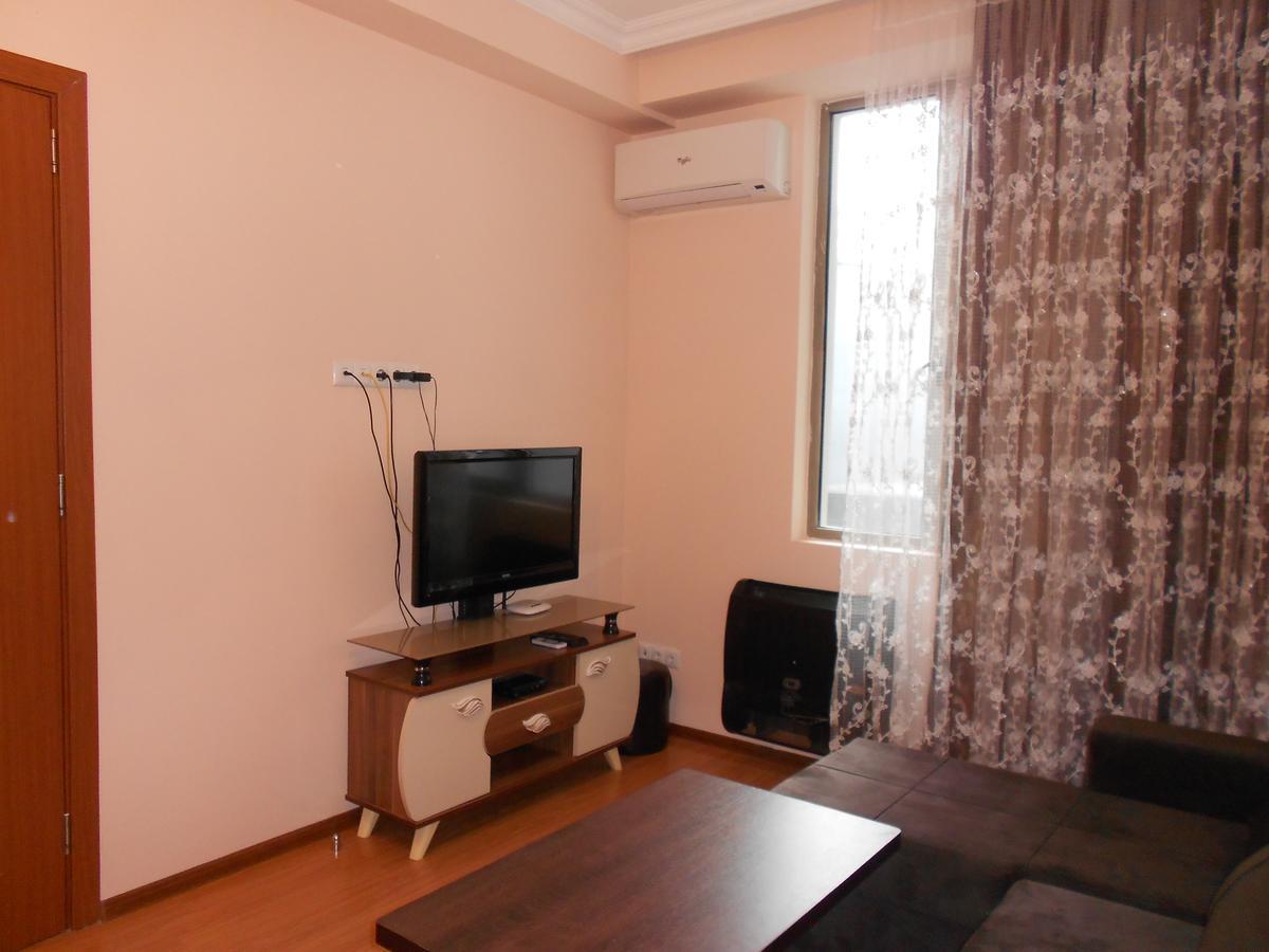 Ucha'S Apartment Батуми Екстериор снимка