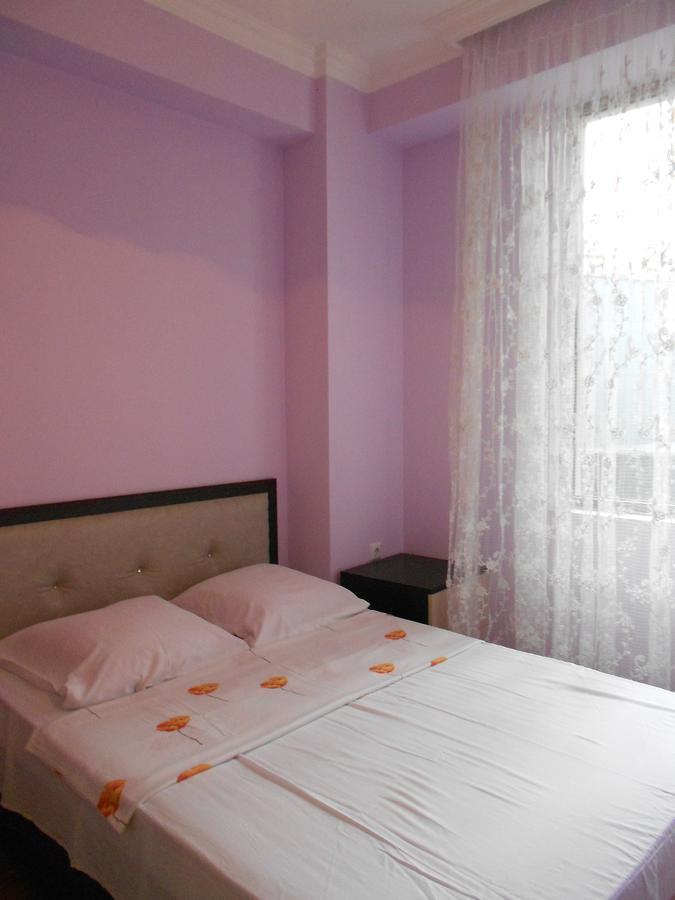 Ucha'S Apartment Батуми Екстериор снимка
