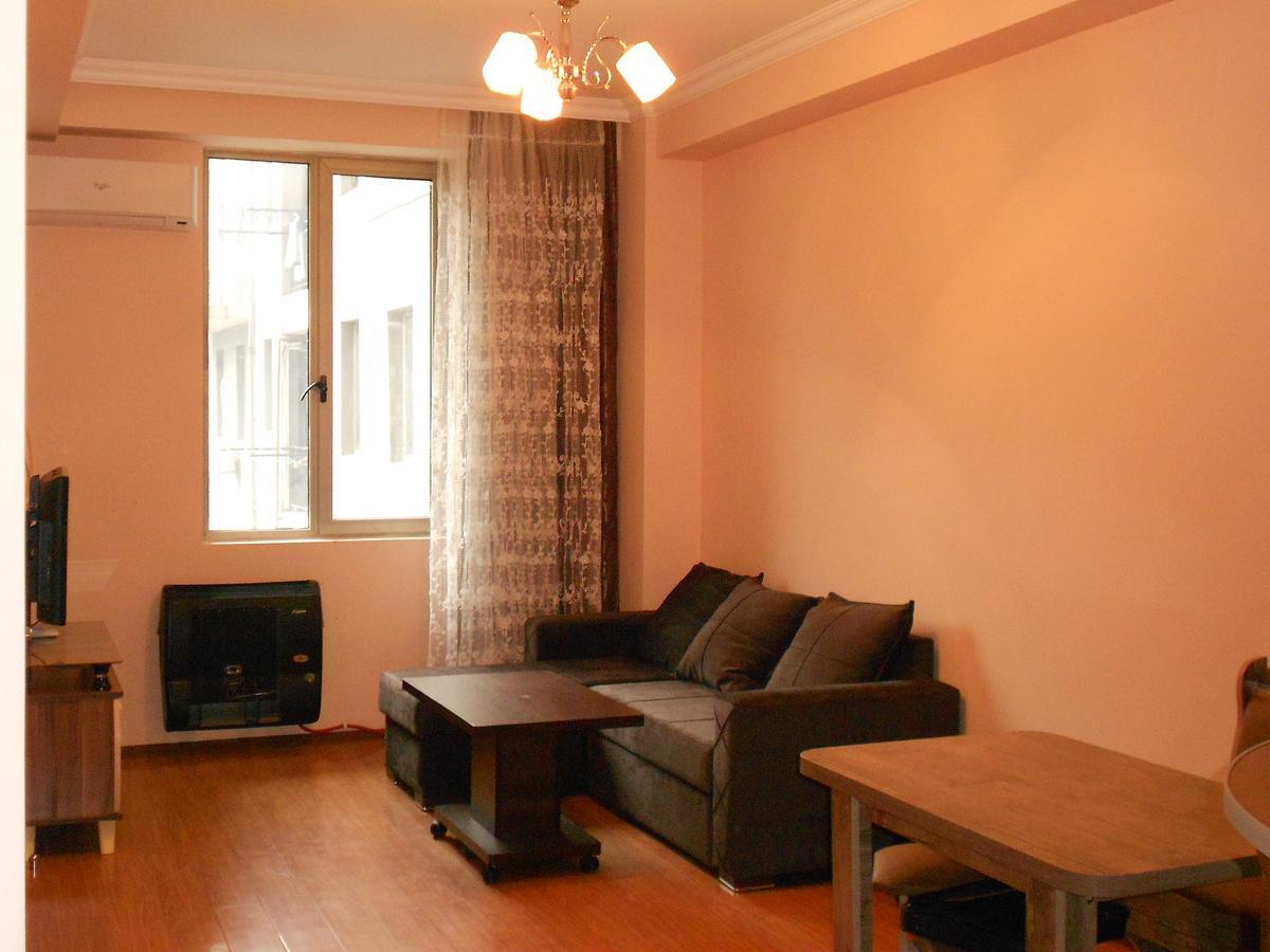 Ucha'S Apartment Батуми Екстериор снимка