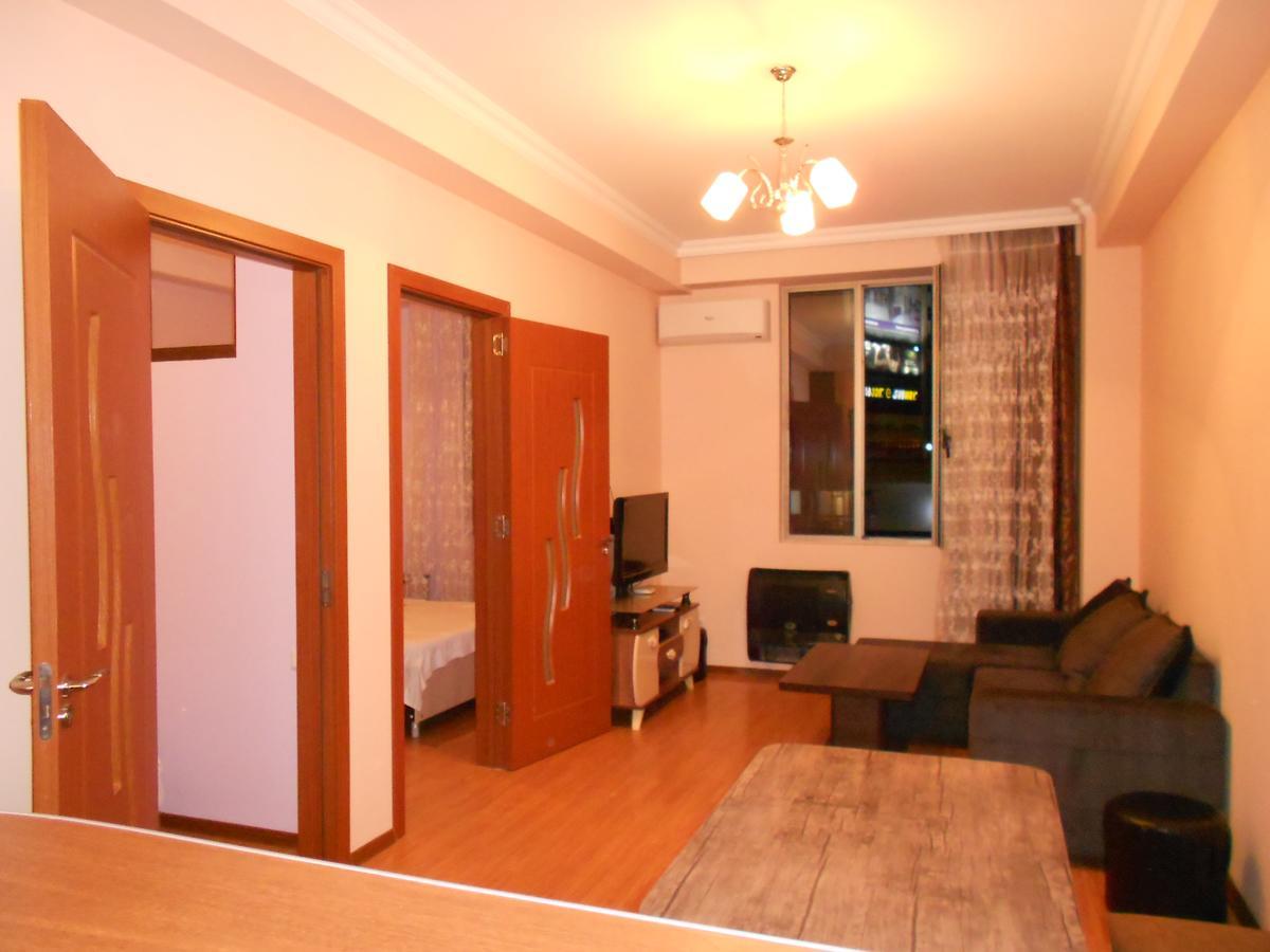Ucha'S Apartment Батуми Екстериор снимка