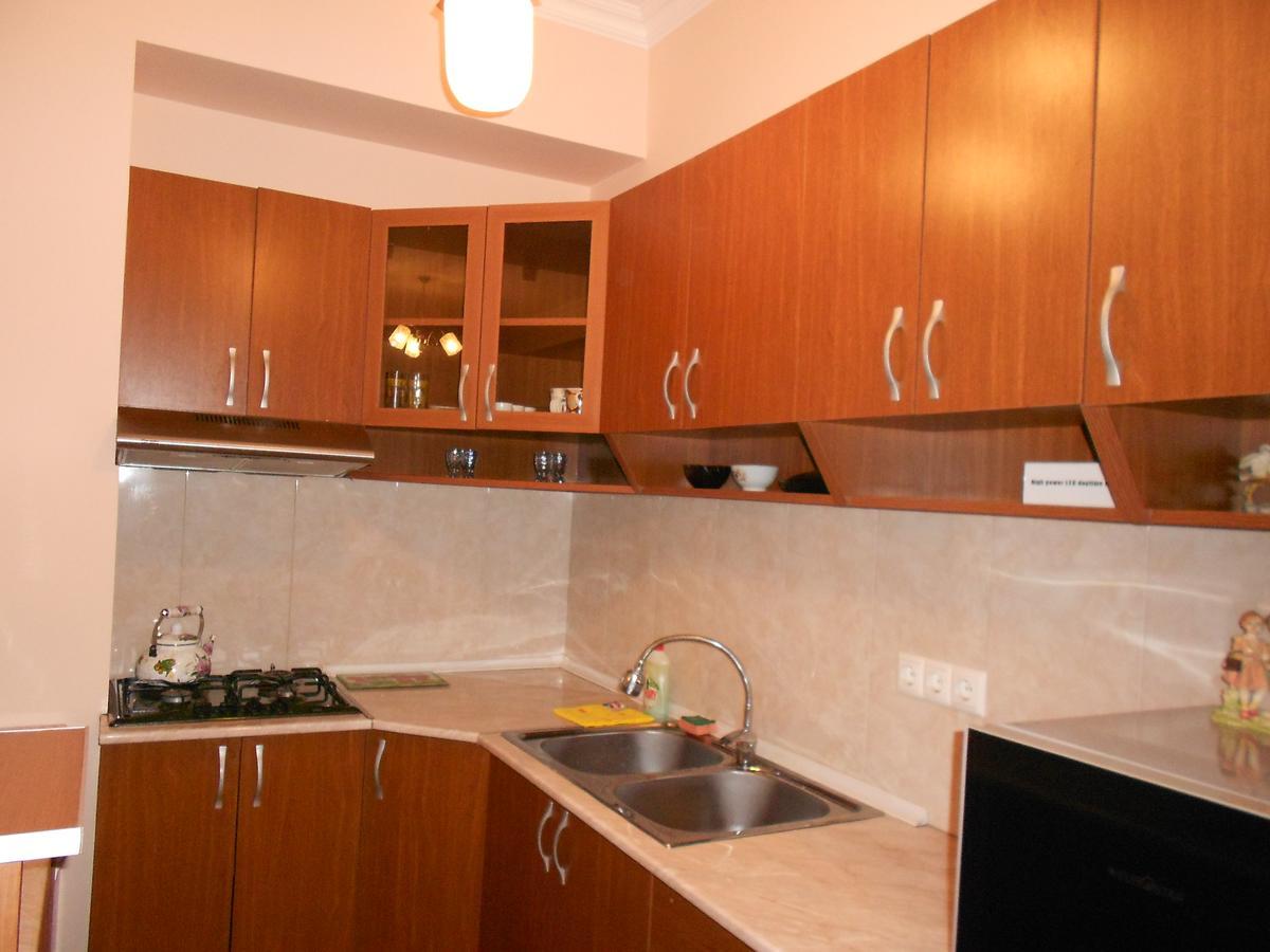 Ucha'S Apartment Батуми Екстериор снимка