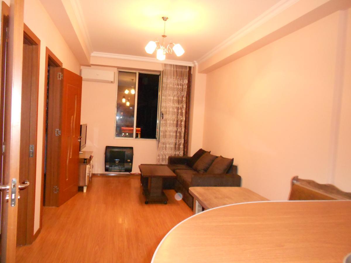 Ucha'S Apartment Батуми Екстериор снимка